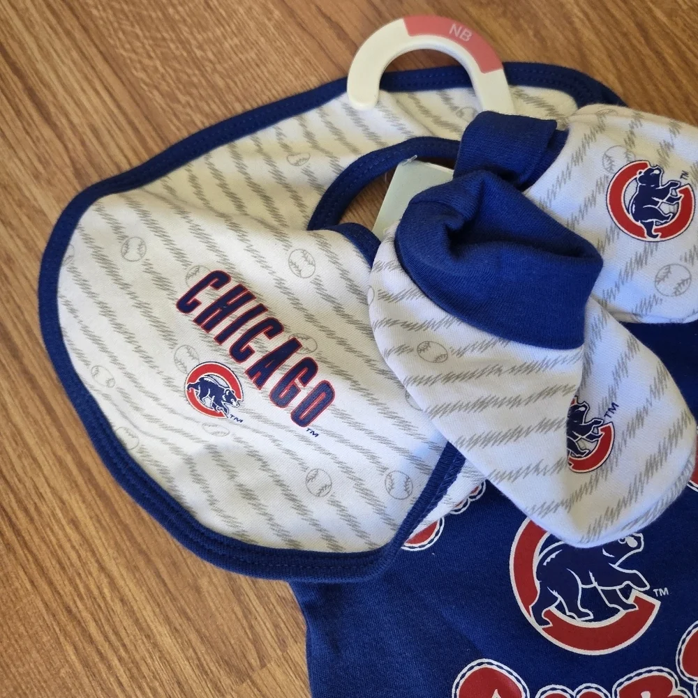 MLB Chicago Cubs Newborn Baby Set NWT Bodysuit, Bib, Booties Baseball